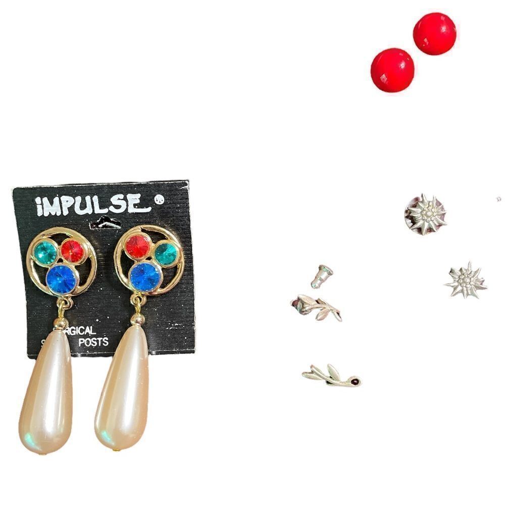Eight pairs of pierced post earrings - Picture 2 of 6